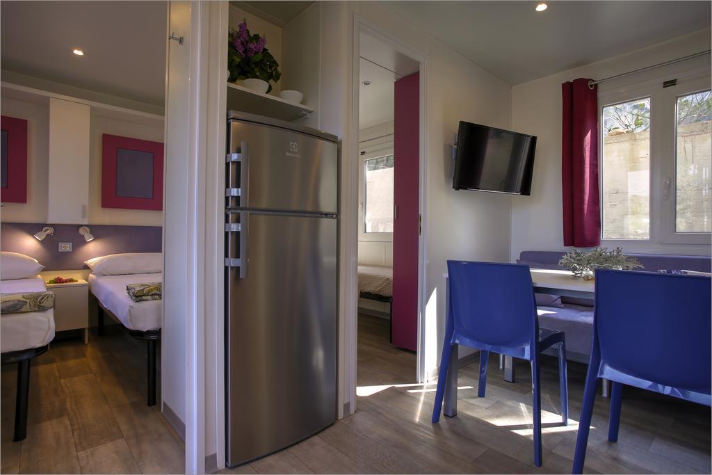 Hotel Camp Rehut Murter Exterior foto